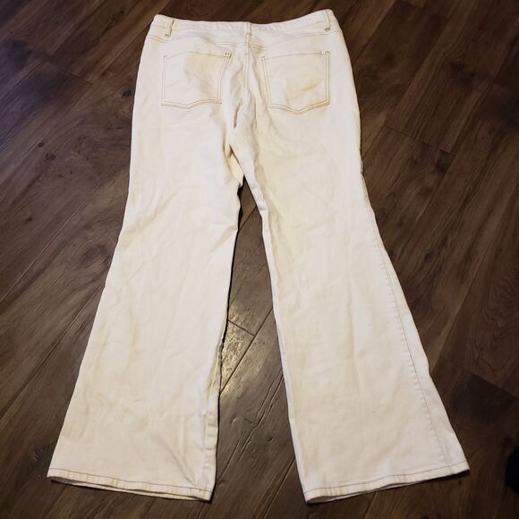 Future Collective Cream Women's Flare Jeans Sz 14 - Picture 4 of 6